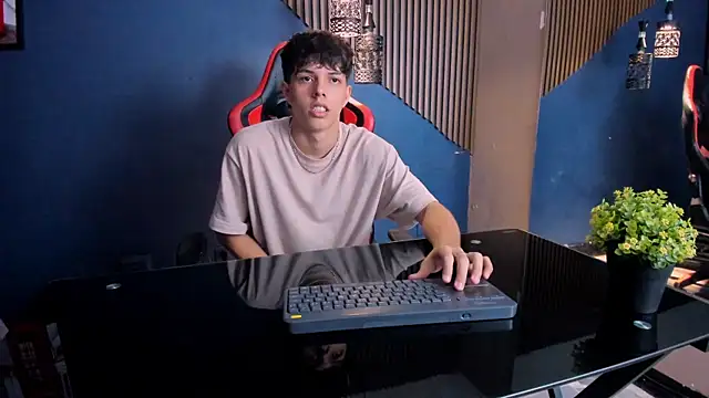 DamiaanXx online show from April 9, 1:06 pm