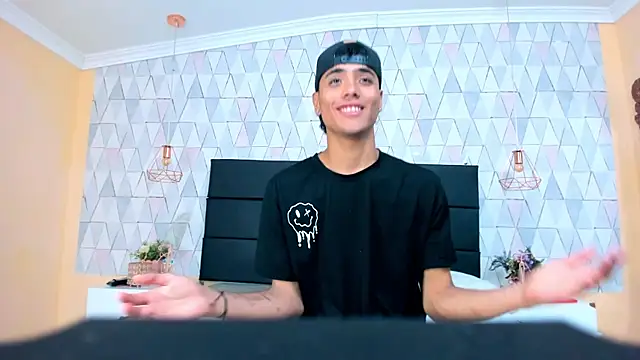 DannTaylor online show from April 15, 3:23 pm