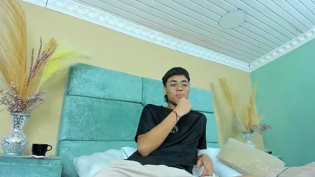 DannTaylor online show from April 19, 6:32 pm