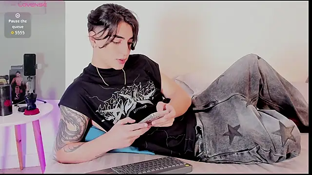 Thiago angel online show from April 22, 6:08 am