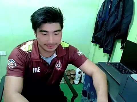 Hunkfireman online show from April 22, 12:50 am