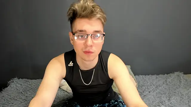 zeriax online show from April 22, 3:02 am