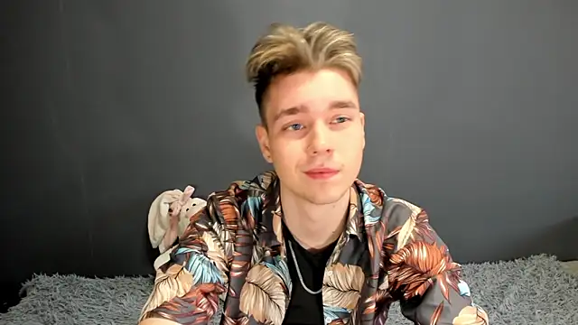 zeriax online show from April 21, 2:51 am