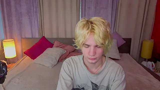 JameMilann online show from April 11, 6:31 am