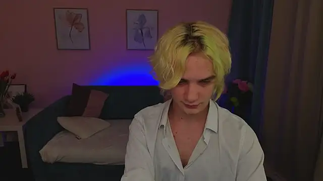 JameMilann online show from April 21, 8:37 pm