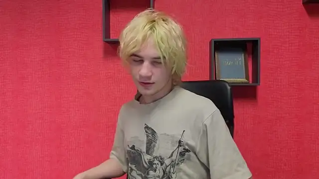 JameMilann online show from April 7, 8:42 pm