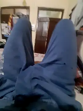 volcanojatt00 online show from April 22, 7:13 am