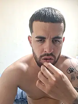 leoxxxgato online show from April 19, 8:11 pm