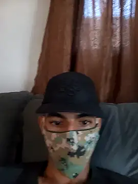 LuizzzFilipe online show from April 4, 7:22 pm