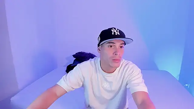 Axel  fierro online show from April 6, 7:47 pm