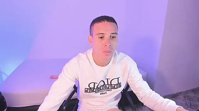 Axel  fierro online show from April 23, 8:11 pm