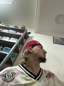 ZarcooX online show from April 17, 9:50 pm