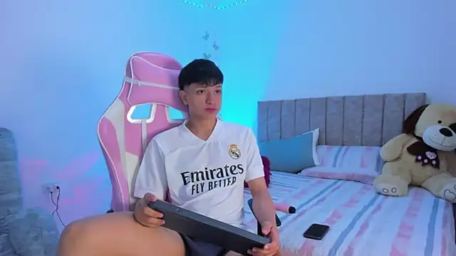 SaNti ll online show from April 21, 11:16 am