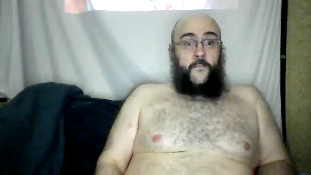 BriTheTopBear online show from April 28, 12:05 am