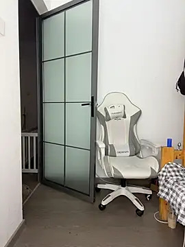 NV-1 online show from April 26, 1:52 pm