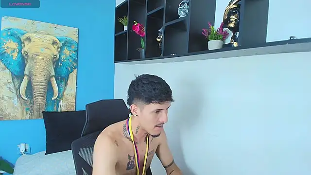 ALEXXXTREM69 online show from April 24, 12:13 am