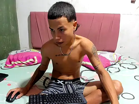 Junior bebe online show from April 27, 2:35 pm