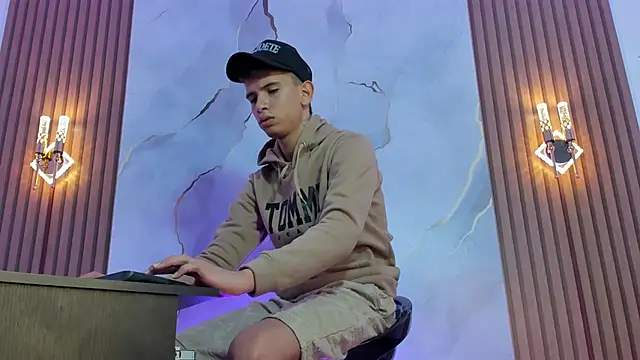 Ethanhot os online show from April 10, 6:04 pm