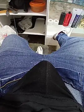 boysexy2207 online show from April 27, 7:08 pm