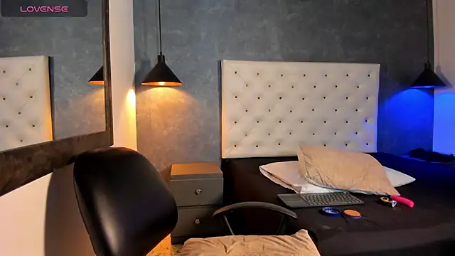 Jara Chick online show from June 10, 8:09 pm