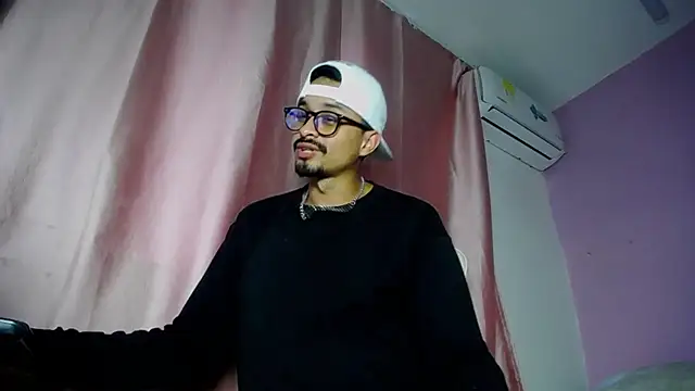 Amir guy  online show from April 24, 5:15 pm