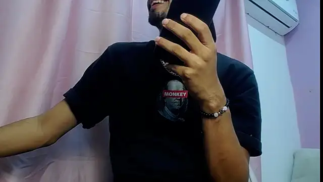 Amir guy  online show from April 19, 6:10 pm