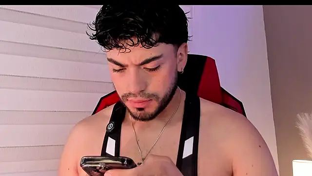 Alexander Diazz online show from April 18, 2:07 pm