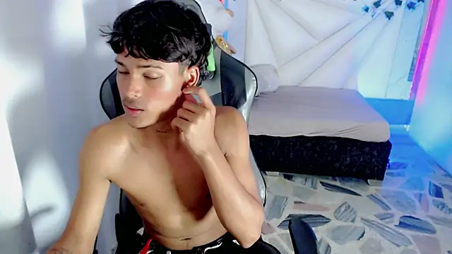 Angel foxc  online show from April 8, 10:29 pm