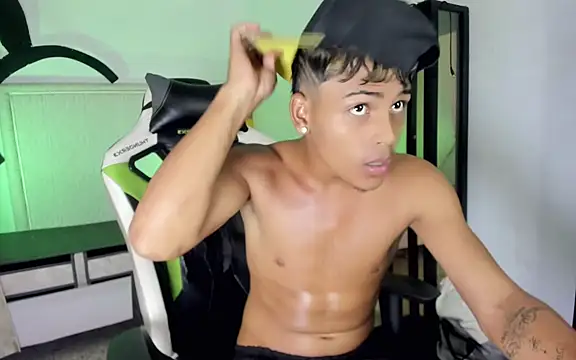 Angel foxc  online show from April 25, 1:41 pm