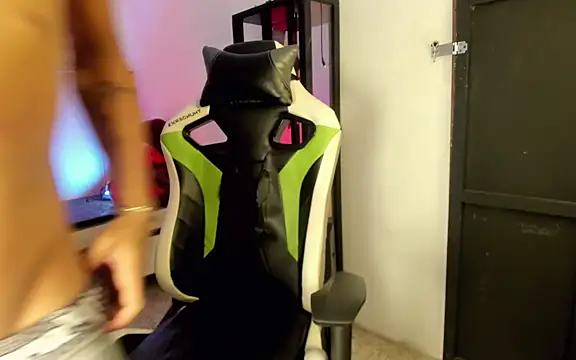 Angel foxc  online show from April 26, 3:53 pm