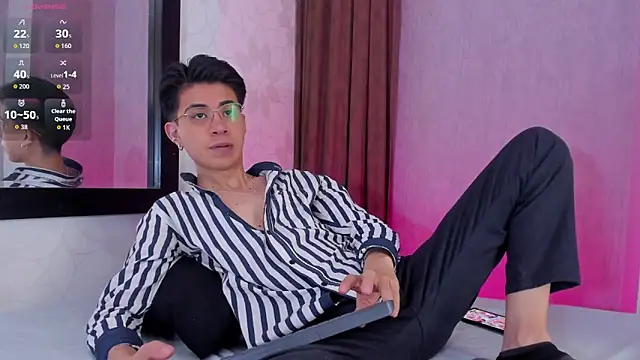 youn rider online show from April 22, 7:40 pm