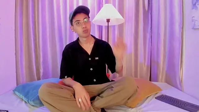 youn rider online show from April 25, 7:55 pm