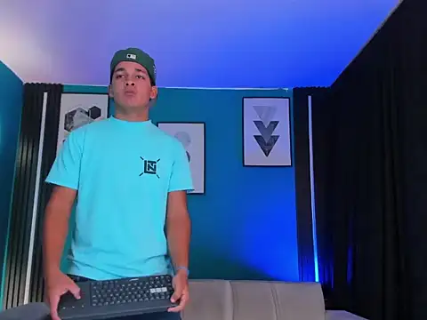 davisito 26 online show from April 18, 7:29 pm