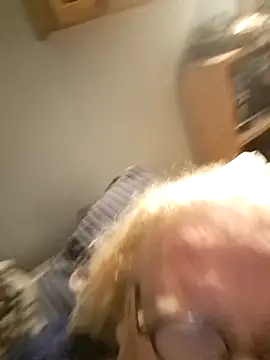 ChrisMtl83 online show from April 8, 4:46 am