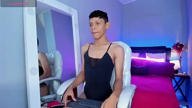 Nathalie moon  online show from May 16, 2:04 pm