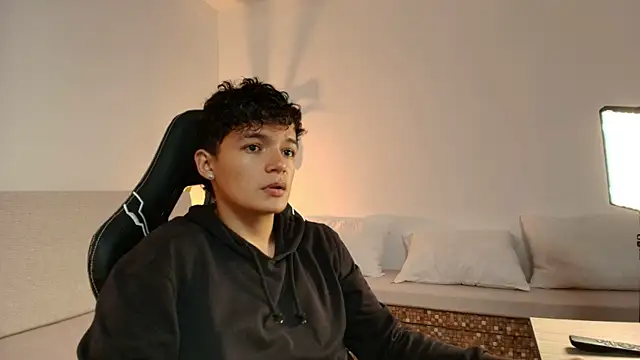 Luca Voss online show from April 25, 12:41 pm