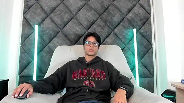 LiamKron online show from May 11, 11:23 am
