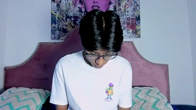 LiamKron online show from April 28, 11:15 am