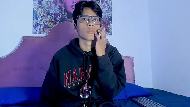 LiamKron online show from April 19, 11:20 am