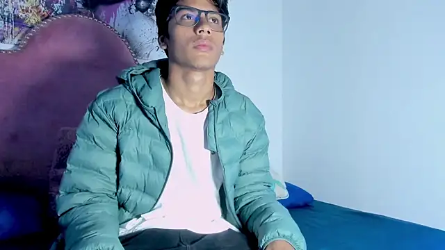 LiamKron online show from April 29, 11:48 am