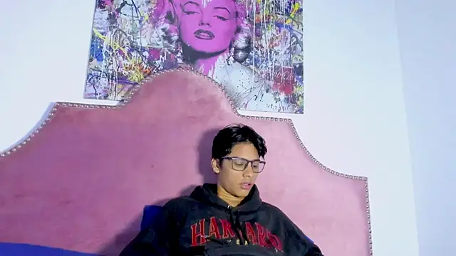 LiamKron online show from April 21, 11:27 am