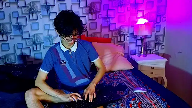 Twink Sebas7 online show from April 23, 12:29 pm