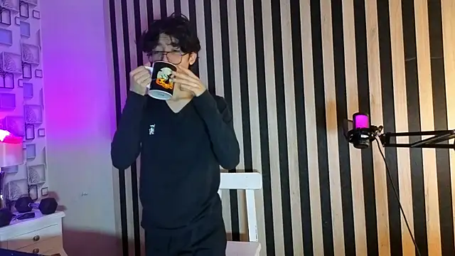 Twink Sebas7 online show from April 21, 12:11 pm