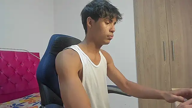 skinny sam online show from April 20, 4:04 am