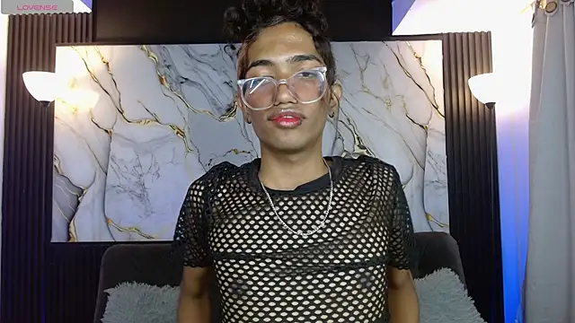 triiangel latinboy online show from April 24, 1:19 am