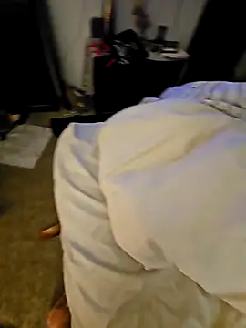 mikleo1984 online show from April 10, 8:10 am