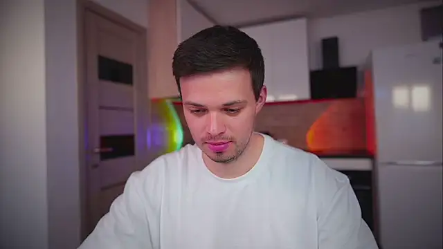 doll boy ob online show from April 16, 3:23 pm