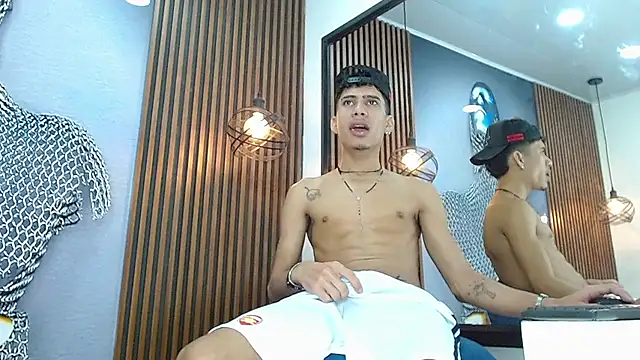 Skinny cute Alyer online show from April 28, 2:27 am