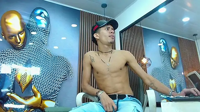 Skinny cute Alyer online show from May 4, 2:02 am