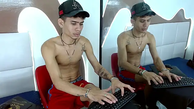 Skinny cute Alyer online show from April 17, 2:25 am